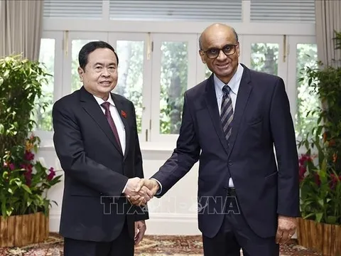 Chủ tịch Quốc hội Trần Thanh Mẫn hội kiến Tổng thống Singapore Tharman Shanmugaratnam