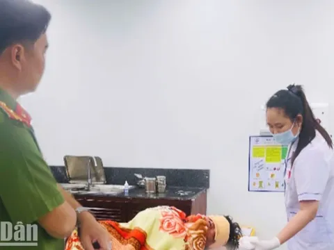 Kiên Giang: Cán bộ pháp y cứu người gặp nạn trên đường đi công tác