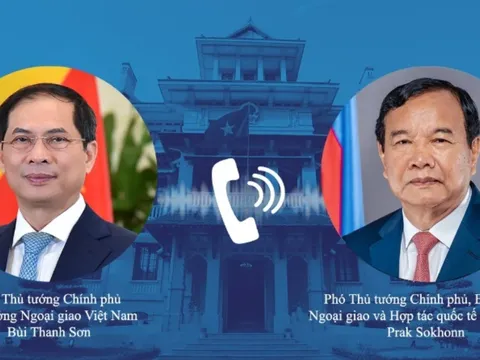 Phó Thủ tướng, Bộ trưởng Ngoại giao Bùi Thanh Sơn điện đàm với Phó Thủ tướng, Bộ trưởng Ngoại giao và Hợp tác quốc tế Campuchia Prak Sokhonn