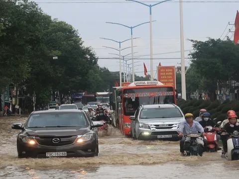 Một số xã phía tây Nha Trang bị ngập, nước rút chậm