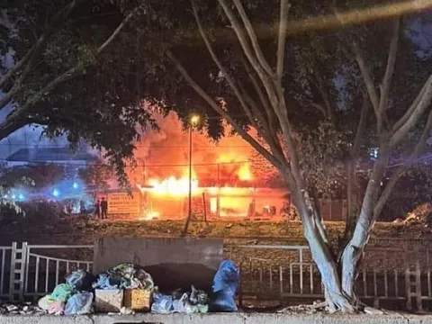 Hà Nội: Cháy kho lốp ôtô trên phố Nguyễn Cảnh Dị; đang xác định thiệt hại