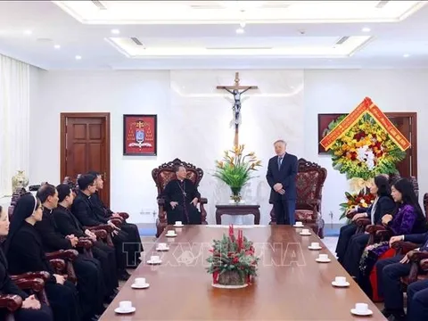 Phó thủ tướng Thường trực Nguyễn Hòa Bình chúc mừng Giáng sinh các tổ chức tôn giáo tại Hà Nội