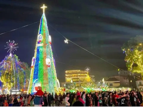 Không khí Giáng sinh lung linh, tràn ngập tại Ninh Bình