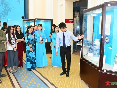 Trưng bày hơn 150 hiện vật quý về gốm phương Đông