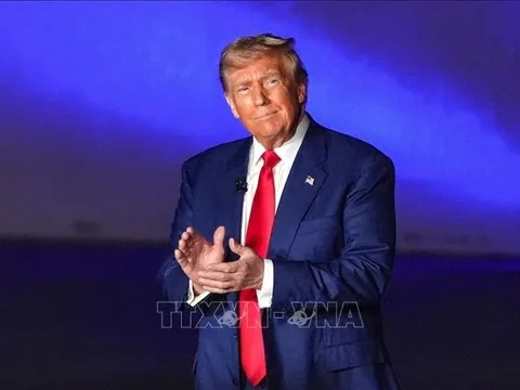 Quốc hội Mỹ vẫn nhóm họp xác nhận chiến thắng cho ông Donald Trump bất chấp bão tuyết