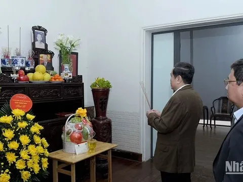 Chủ tịch Quốc hội Trần Thanh Mẫn thăm, chúc Tết gia đình các đồng chí nguyên lãnh đạo Đảng, Nhà nước