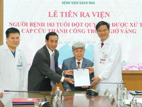 Bệnh viện Bạch Mai cứu sống ngoạn mục cụ ông 103 tuổi bị đột quỵ