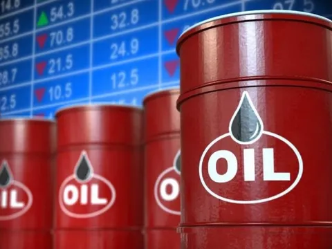 Giá xăng dầu hôm nay (14-1): Tăng vượt mốc 81 USD/thùng