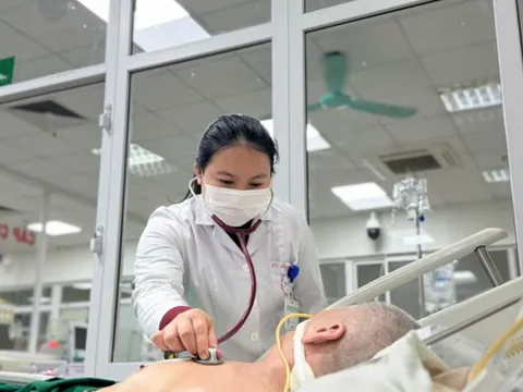 Gia tăng người cao tuổi nhập viện vì mắc viêm phổi nặng