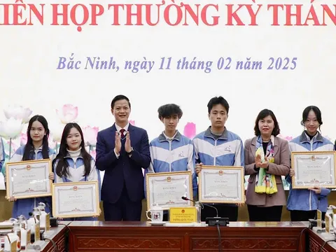 Bắc Ninh khen thưởng 12 học sinh đoạt giải Nhất kỳ thi chọn học sinh giỏi quốc gia