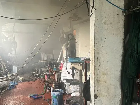 Hà Nội: Dập đám cháy xưởng gia công cơ khí ở huyện Thanh Trì