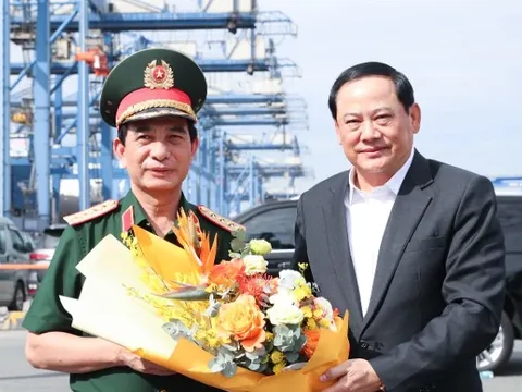 Thủ tướng Lào thăm, làm việc tại Tổng công ty Tân cảng Sài Gòn