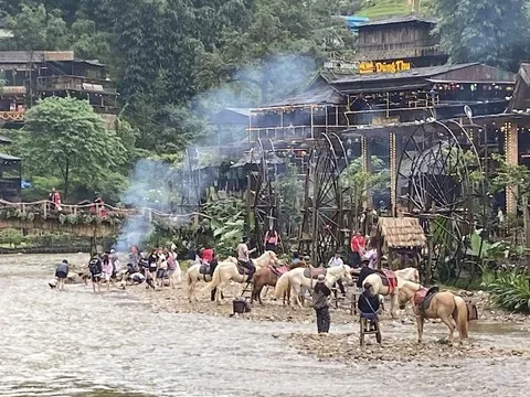 Lào Cai đón hơn 2 triệu lượt khách du lịch trong 2 tháng đầu năm 2025