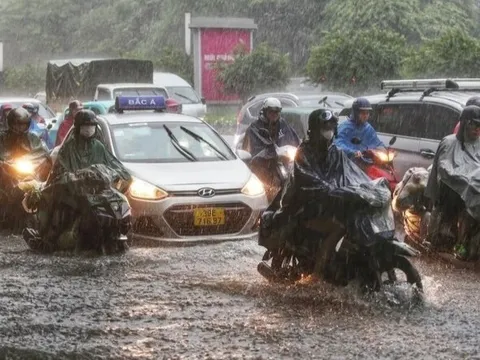 Các tỉnh miền trung mưa lớn, cảnh báo ngập úng, lũ quét và sạt lở