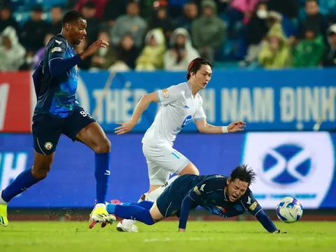 Nam Định trở lại ngôi đầu bảng V-League sau chiến thắng trước Bình Định