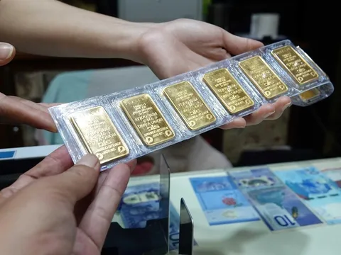 Giá vàng hôm nay (1-3): Tiếp đà giảm mạnh