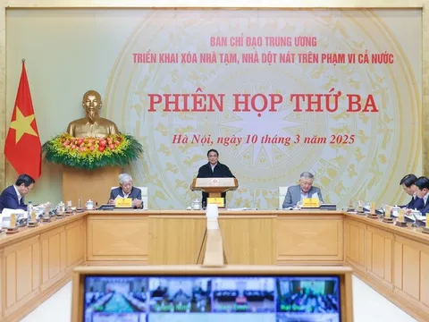 Thủ tướng: Dứt khoát không để người dân nào phải ở trong nhà tạm, nhà dột nát