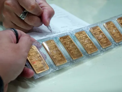 Giá vàng hôm nay (19-3): Tiếp tục “xô đổ” kỷ lục