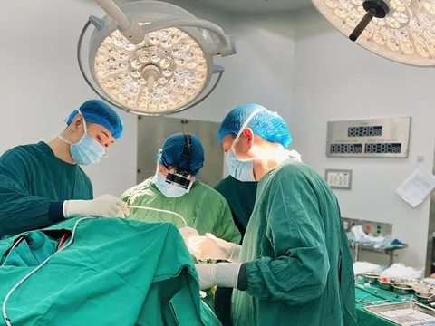 Cứu sống bệnh nhân hôn mê sâu, xuất huyết não nhờ mổ sọ não tại chỗ