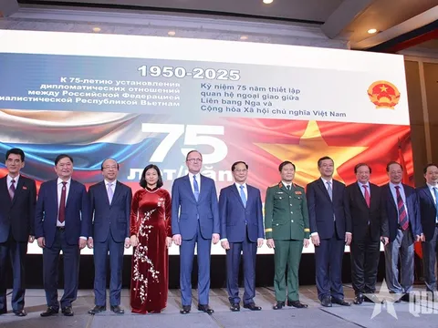 Chiêu đãi trọng thể nhân kỷ niệm 75 năm thiết lập quan hệ ngoại giao Việt Nam - Liên bang Nga