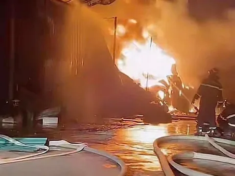 Hà Nội: Nhanh chóng dập tắt cháy lớn tại khu nhà xưởng ở Gia Lâm