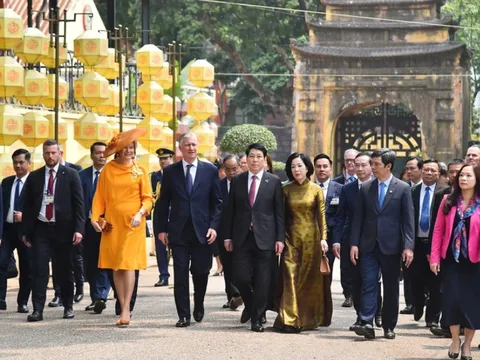 Chủ tịch nước Lương Cường và Nhà vua Bỉ Philippe thăm Hoàng thành Thăng Long