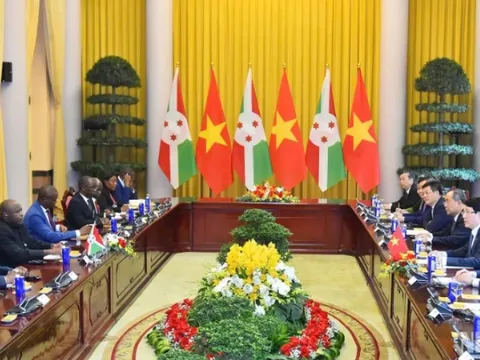 Chủ tịch nước Lương Cường hội đàm Tổng thống Cộng hòa Burundi Evariste Ndayishimiye