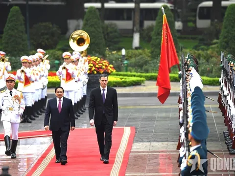 Thủ tướng Phạm Minh Chính chủ trì lễ đón Thủ tướng Tây Ban Nha Pedro Sánchez