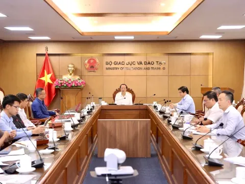 Khẩn trương xây dựng Đề án đưa tiếng Anh thành ngôn ngữ thứ 2 trong trường học