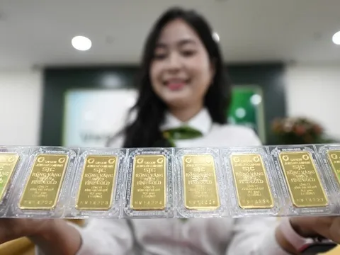 Giá vàng hôm nay (chiều 14-4): Vàng SJC tiếp tục lập kỷ lục