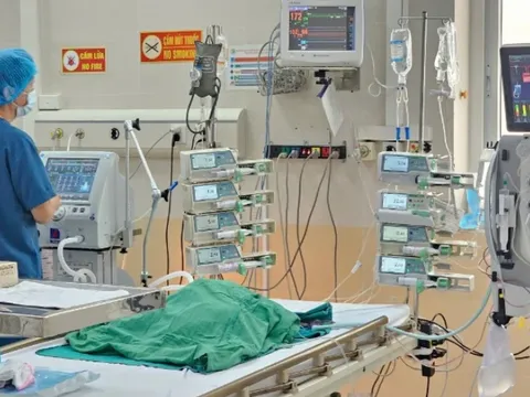 40 giờ lọc máu liên tục cứu sống bệnh nhi mắc tay chân miệng thể tối cấp