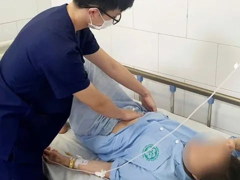 Uống nước cây me đất, người phụ nữ suy thận cấp