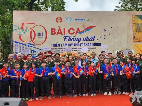 Triển lãm “Bài ca thống nhất” tái hiện ký ức hào hùng của dân tộc