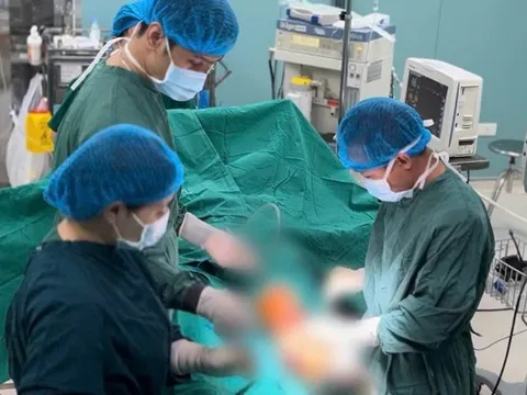 Phẫu thuật "thần tốc" cứu bệnh nhân bị xe tải cán nát chân