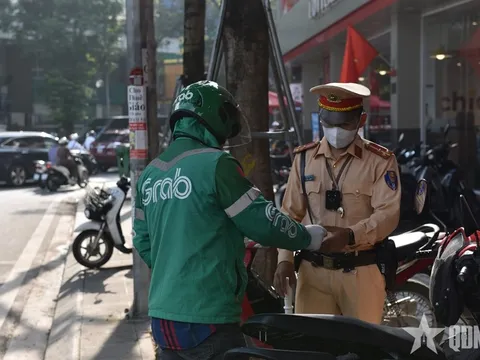 Tăng cường xử lý vi phạm đi xe máy trên vỉa hè