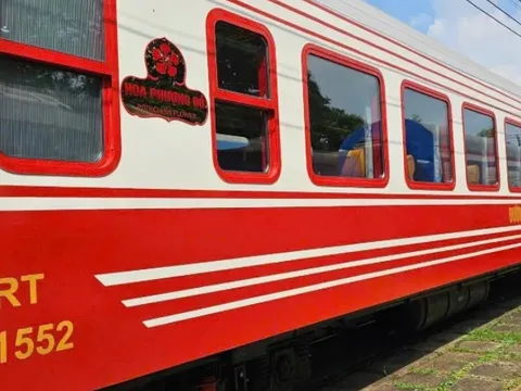 Mở bán vé tàu Hoa Phượng Đỏ tuyến Hà Nội-Hải Phòng