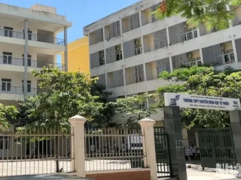 Cạnh tranh cao thi lớp 10 Trường chuyên Khoa học Tự nhiên