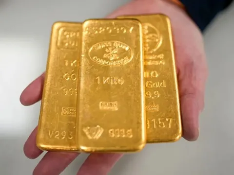 Giá vàng hôm nay (28-5): Tiếp đà giảm mạnh