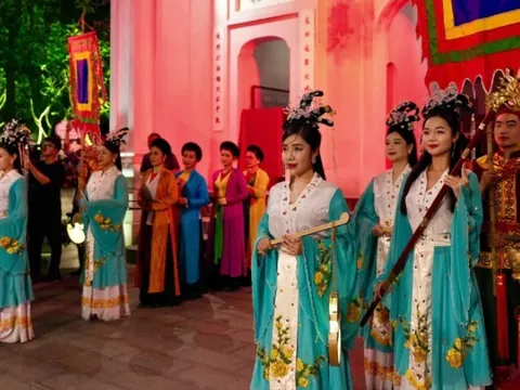 Ra mắt tour đêm “Tiếng chuông Trấn Vũ”