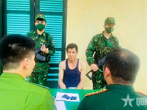 Bắt quả tang đối tượng mua bán trái phép 400 viên ma túy tổng hợp