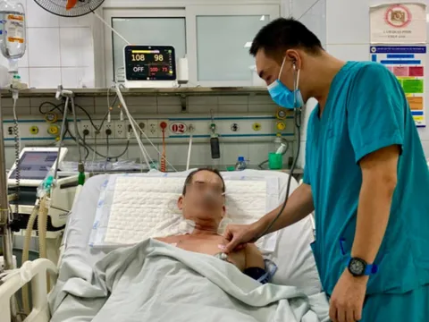 Cứu người đàn ông ngừng tim, nguy kịch tính mạng