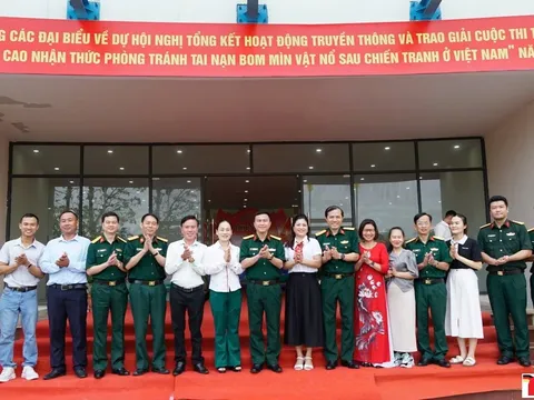 Nâng cao nhận thức phòng tránh tai nạn bom mìn, vật nổ sau chiến tranh