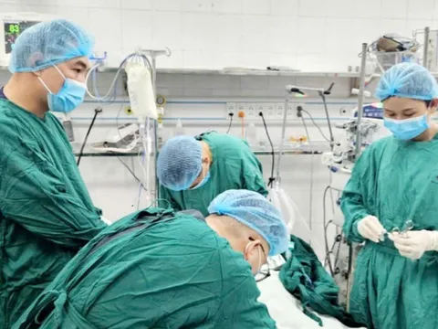 Cứu sống nam thanh niên hôn mê sâu, suy đa tạng do ngộ độc ma túy