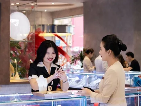 Giá vàng hôm nay (11-6): Tăng vọt, vượt 118 triệu đồng/lượng