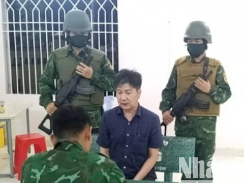 Long An bắt đối tượng tàng trữ trái phép chất ma túy và vũ khí quân dụng