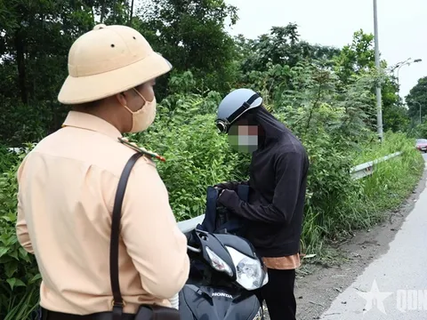 Xử lý nghiêm hành vi điều khiển xe mô tô, xe gắn máy đi vào đường cao tốc