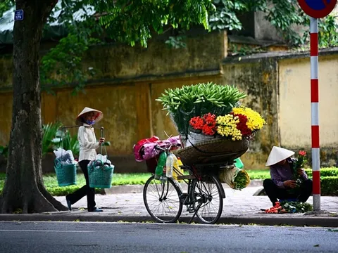 Thời tiết hôm nay (24-6): Miền Bắc nắng mạnh, mưa dông bất chợt