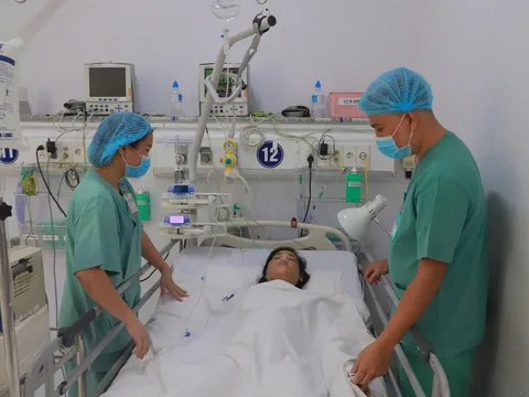 Bệnh viện Phụ sản Cần Thơ: Cứu sống sản phụ sốc mất máu, sót bánh nhau do sinh con tại nhà