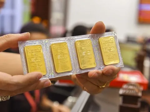 Giá vàng hôm nay (chiều 3-7): Vàng trong nước tiến sát mốc 121 triệu đồng/lượng