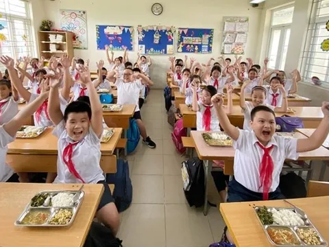 Hà Nội chuẩn bị công tác tổ chức bữa ăn bán trú cho học sinh
